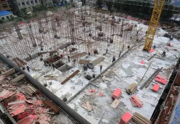 建筑防火新规争议，外墙保温材料、防火间距与救援场地之辩