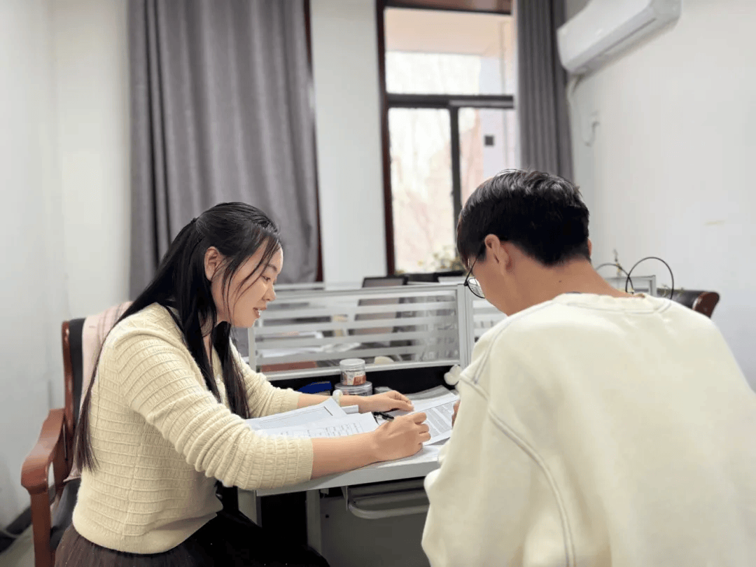 学生事务管理创新视角下辅导员专业化与心育生涯深度整合路径